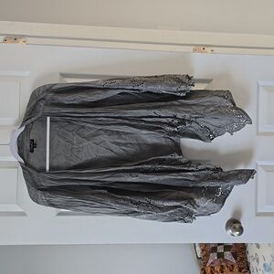 Chic Gray Women's Cape with Lace Detail